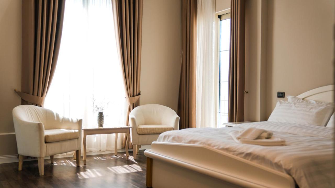 Majestic Hotel 4*