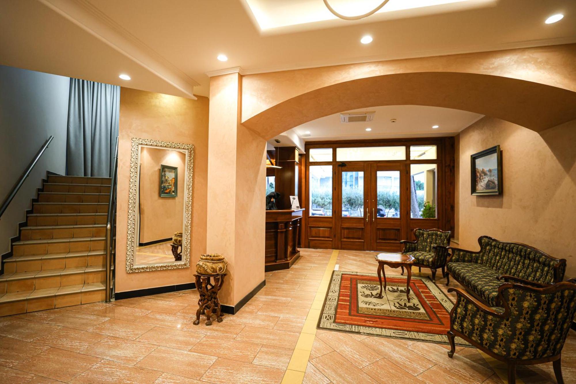 Hotel Majestic 4*